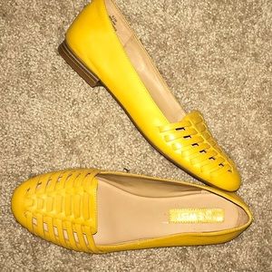 NWOT Nine West Mustard Flats